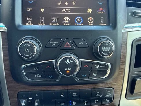 Used 2017 RAM 1500 Laramie w/ Convenience Group AWD/4WD image 32