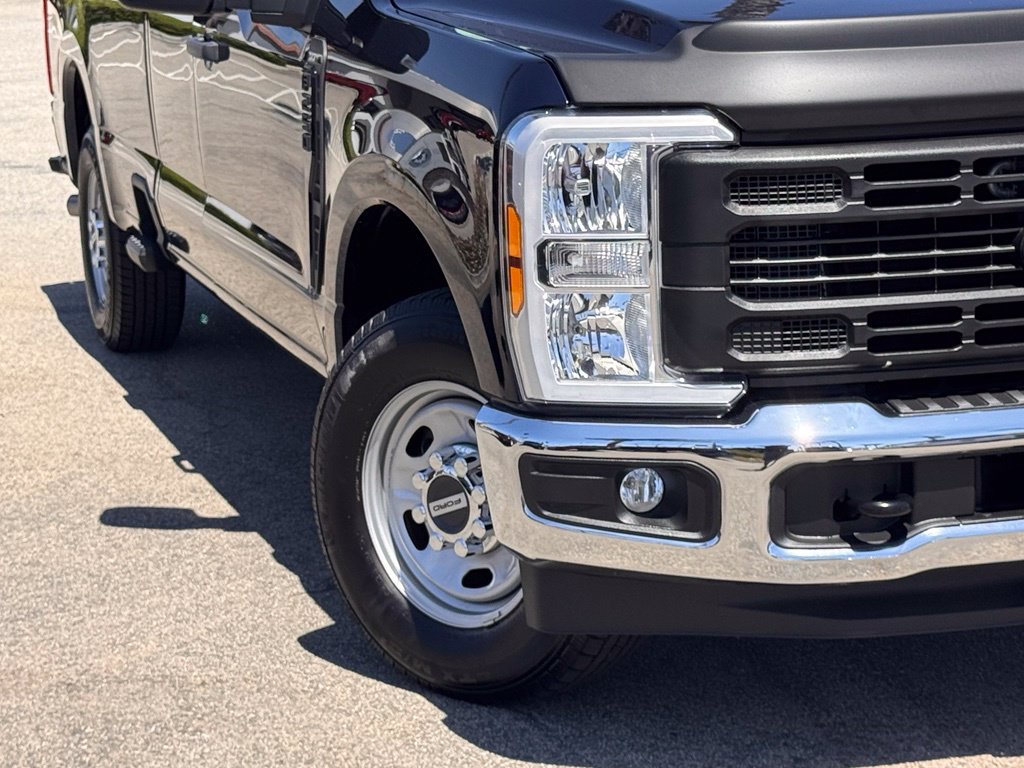 Certified 2024 Ford F250 XL w/ XL Chrome Package RWD image 4