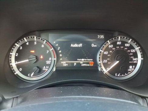 Used 2024 Toyota Highlander LE AWD/4WD image 36