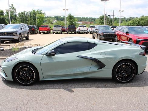 Used 2024 Chevrolet Corvette Stingray Coupe w/ Z51 Performance Package RWD image 27