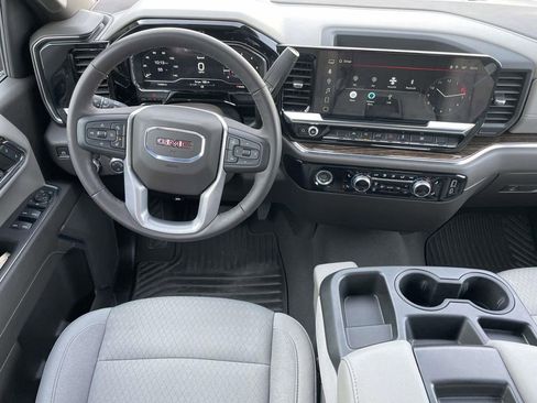 Used 2024 GMC Sierra 1500 SLE image 25