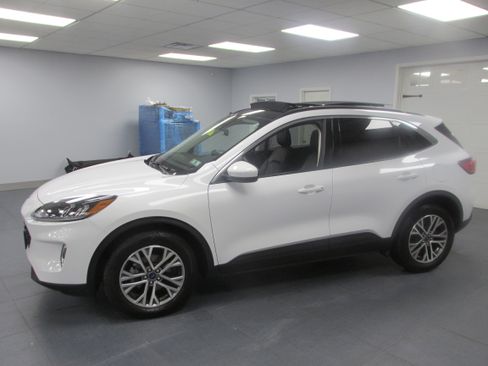 Used 2022 Ford Escape SEL image 8