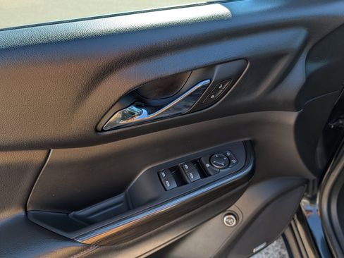 Used 2018 GMC Acadia SLT image 20