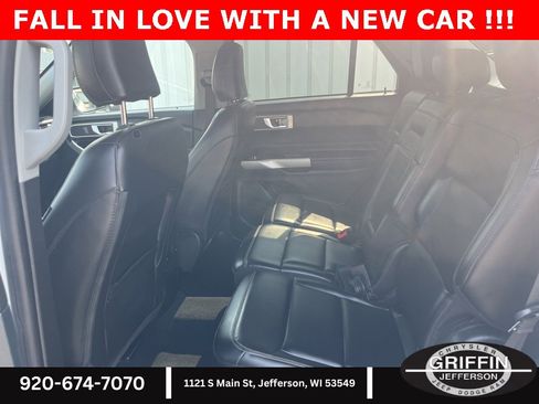 Used 2023 Ford Explorer XLT w/ Equipment Group 202A image 9