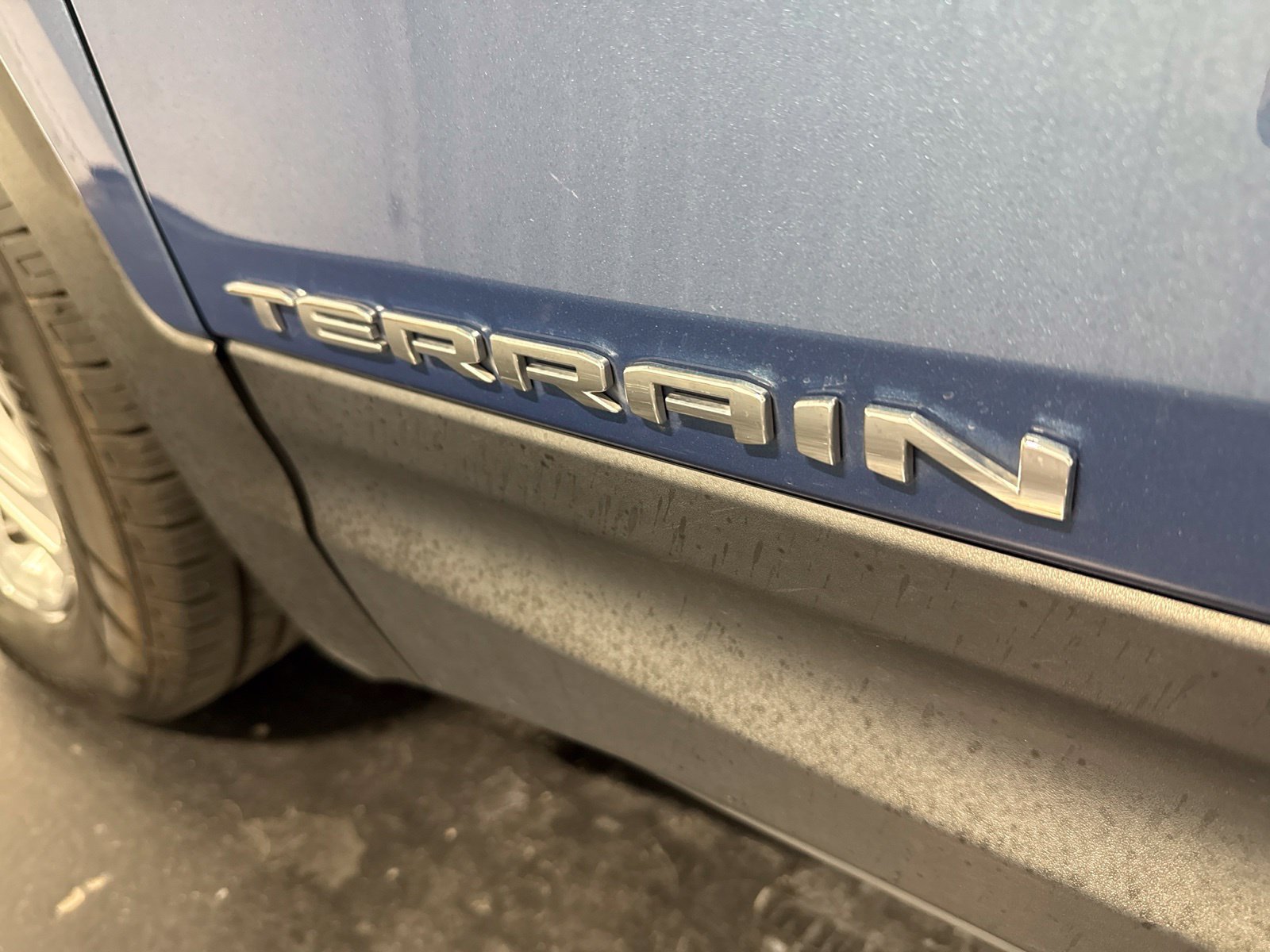 Used 2024 GMC Terrain SLE FWD image 38