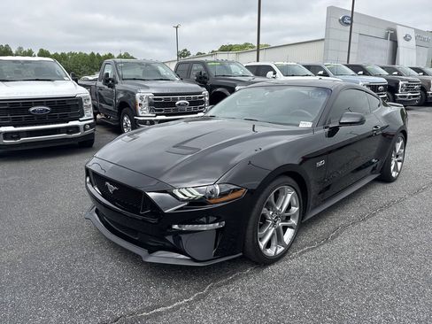 Used 2020 Ford Mustang GT Premium w/ Equipment Group 401A RWD image 3