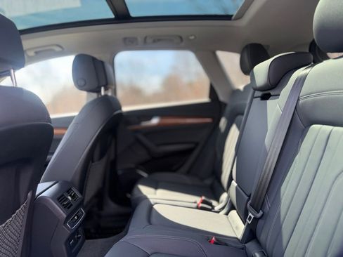 Used 2023 Audi Q5 2.0T Premium w/ Convenience Package image 24