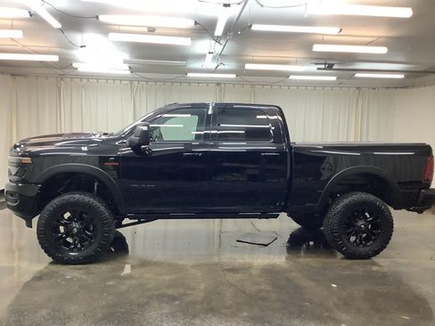 New 2025 RAM 2500 Laramie AWD/4WD image 8