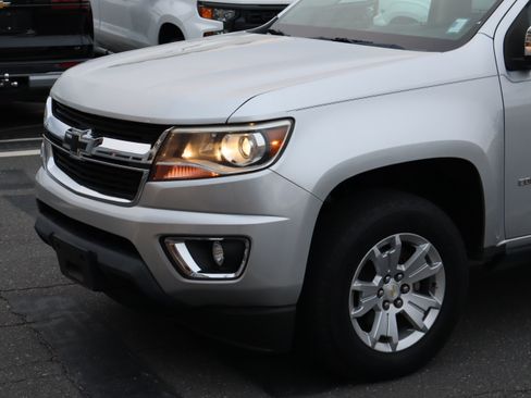 Used 2019 Chevrolet Colorado LT w/ Luxury Package, Chrome AWD/4WD image 17
