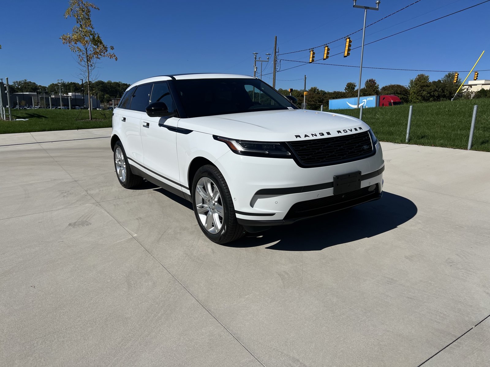 Used 2026 Land Rover Range Rover Velar S AWD/4WD image 2