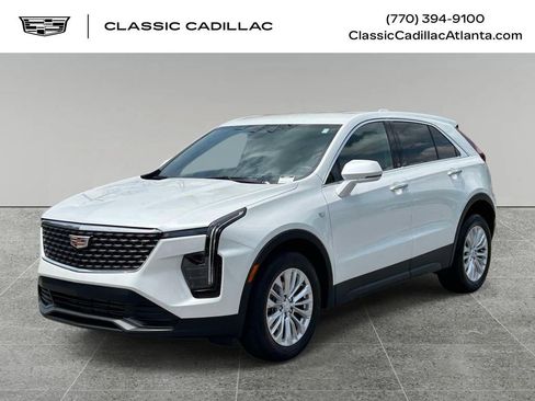 Used 2024 Cadillac XT4 Luxury w/ Cold Weather Package FWD image 1