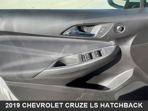 Used 2019 Chevrolet Cruze LS w/ LS Convenience Package image 9
