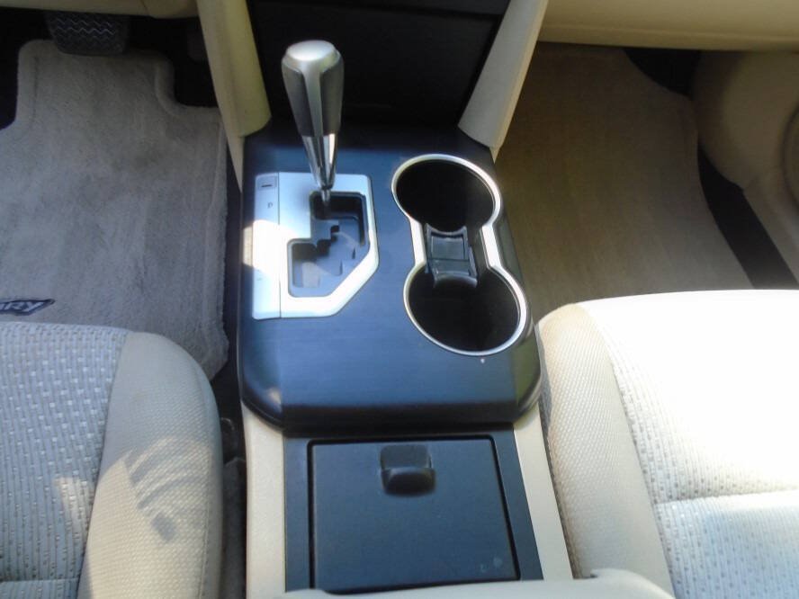 Used 2012 Toyota Camry LE FWD image 14