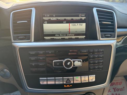 Used 2016 Mercedes-Benz GL 450 GL 450 4MATIC AWD 4dr SUV image 27