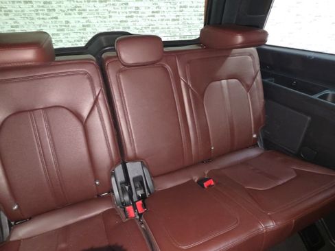 Used 2024 Ford Expedition Limited AWD/4WD image 13