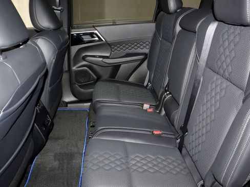 New 2025 Mitsubishi Outlander SEL Black Edition image 16