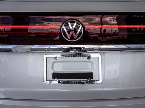New 2026 Volkswagen Atlas Cross Sport SE FWD image 18