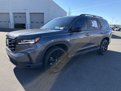 Used 2025 Honda Pilot Black Edition image 5