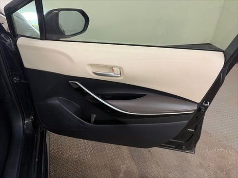 Used 2020 Toyota Corolla XLE image 36