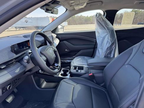 New 2025 Ford Mustang Mach-E Premium image 14