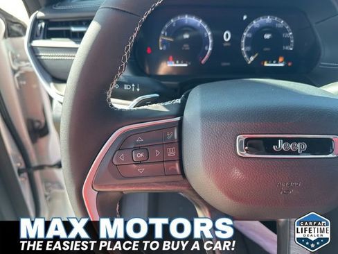 Used 2024 Jeep Grand Cherokee Limited w/ Luxury Tech Group II AWD/4WD image 22