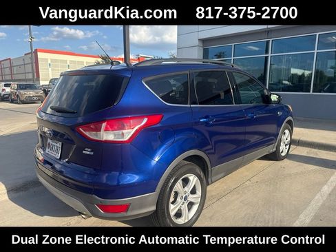 Used 2016 Ford Escape SE w/ Equipment Group 201A AWD/4WD image 3