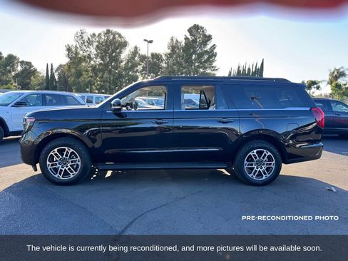 Used 2025 Ford Expedition Max Active AWD/4WD image 2