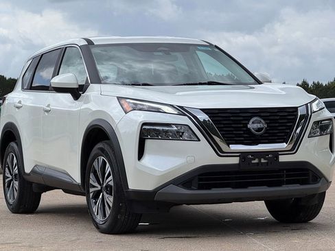 Used 2023 Nissan Rogue SV image 9