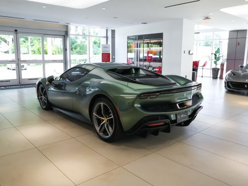 Used 2023 Ferrari 296 GTS RWD image 40