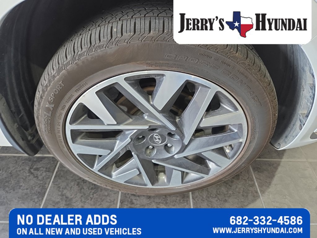 Used 2022 Hyundai Santa Fe Calligraphy FWD image 4
