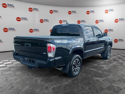 Used 2020 Toyota Tacoma TRD Sport w/ TRD Premium Sport Package AWD/4WD image 5
