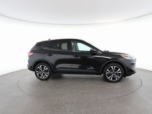 Used 2022 Ford Escape SE w/ SE Sport Appearance Package image 23