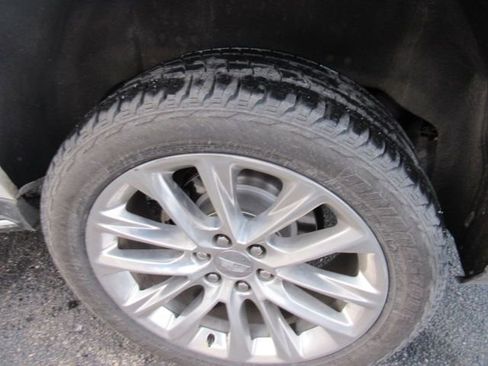 Used 2019 Cadillac Escalade ESV Luxury image 11