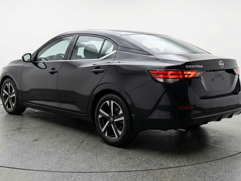 Used 2025 Nissan Sentra SV image 6