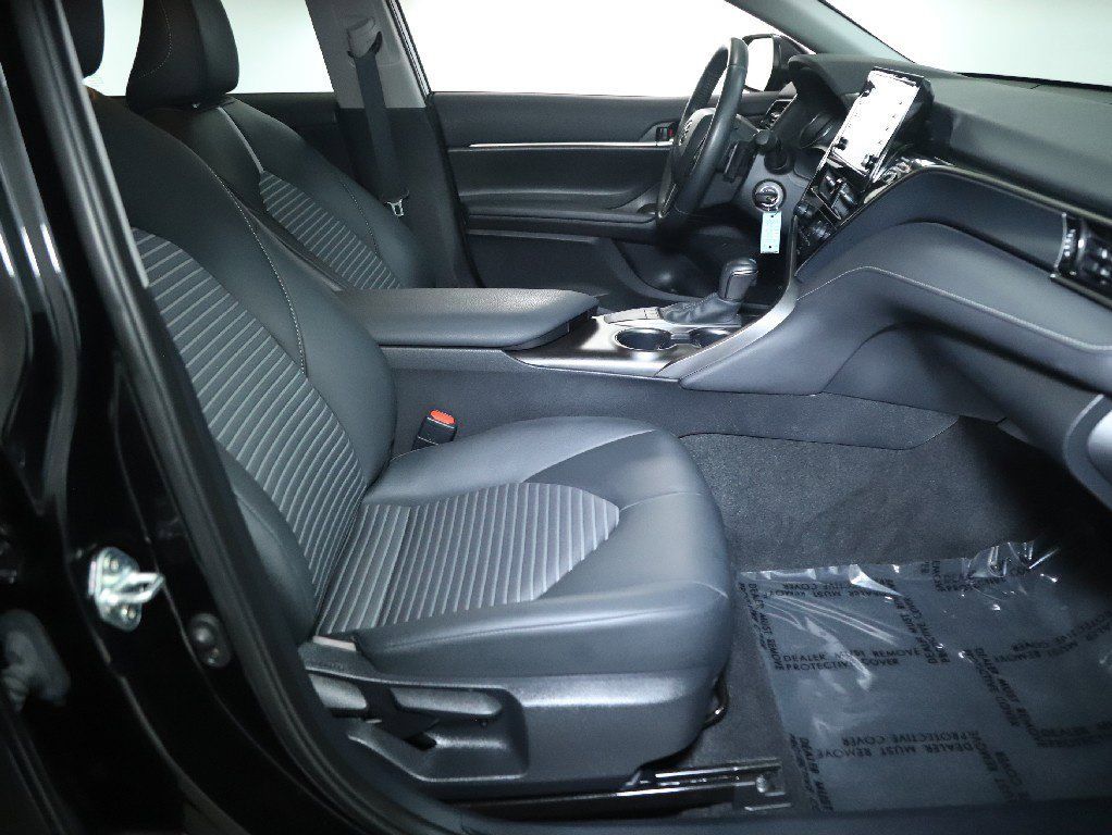 Used 2024 Toyota Camry SE FWD image 33
