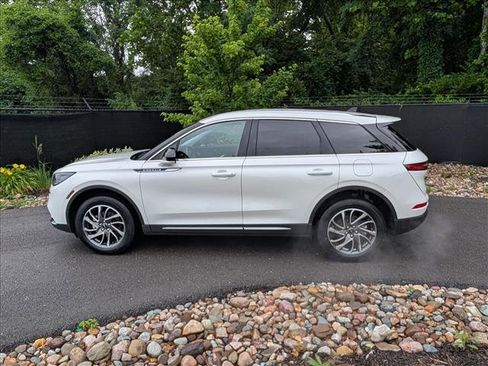 Used 2020 Lincoln Corsair AWD w/ Equipment Group 101A image 2