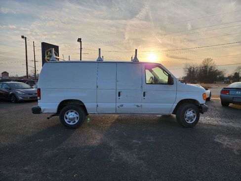 Used 2007 Ford E-250 and Econoline 250 RWD image 3