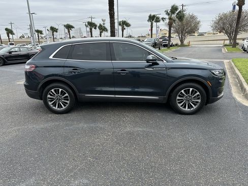 Used 2022 Lincoln Nautilus FWD w/ Premium Package image 7