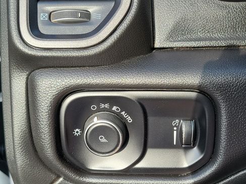 Used 2022 RAM 2500 Tradesman w/ Chrome Appearance Group AWD/4WD image 22