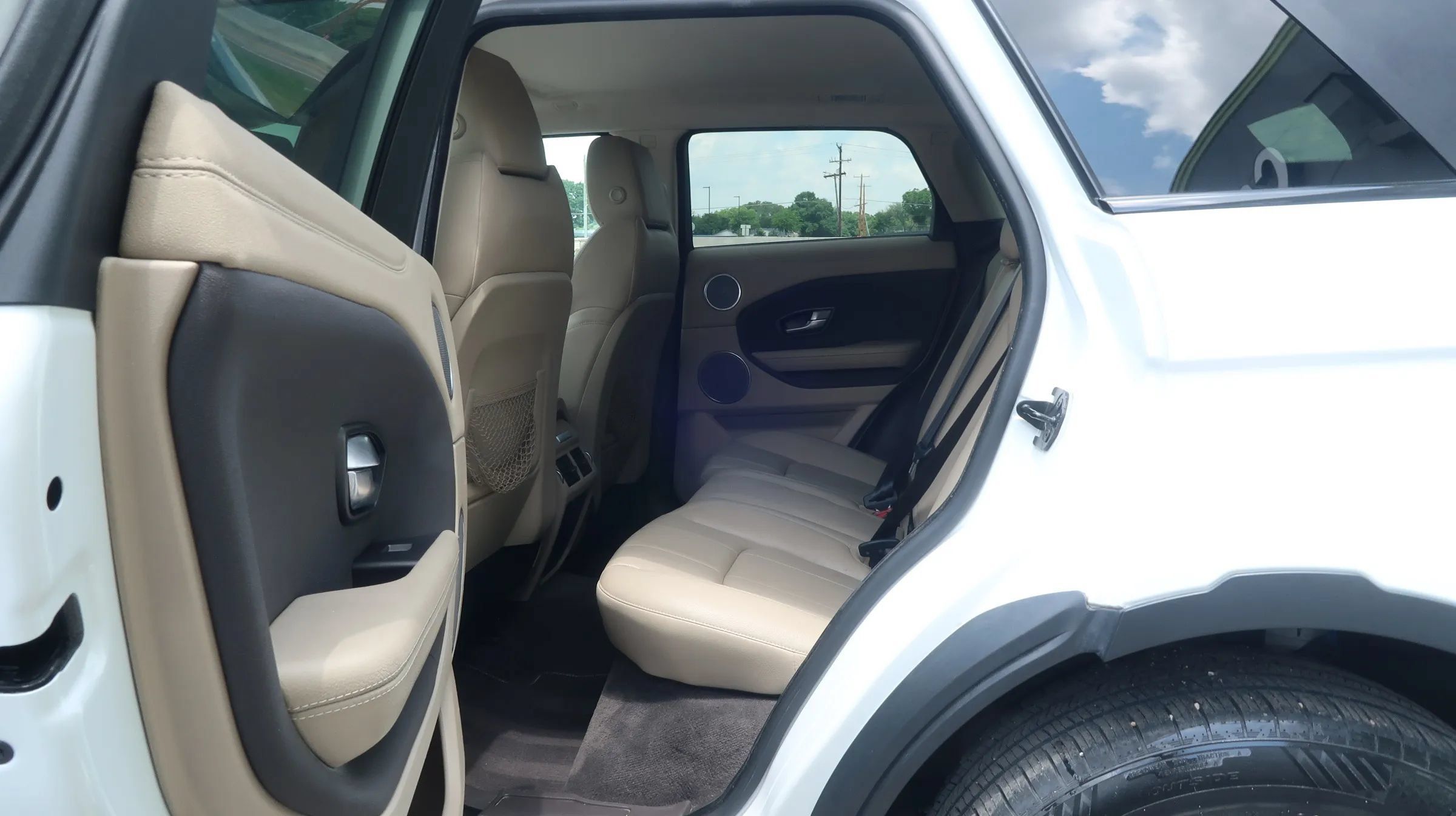 Used 2019 Land Rover Range Rover Evoque AWD/4WD image 19