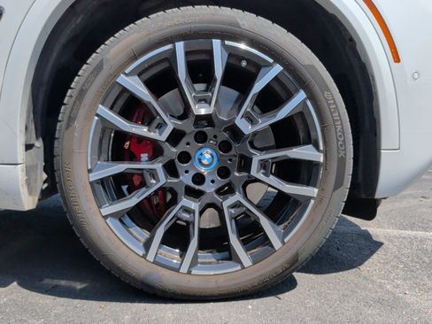 Used 2024 BMW X5 xDrive50e w/ M Sport Package AWD/4WD image 15