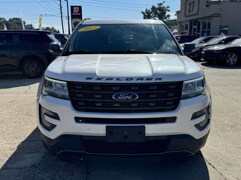 Used 2017 Ford Explorer XLT w/ Equipment Group 202A image 2