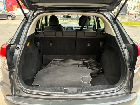 Used 2019 Honda HR-V LX image 24