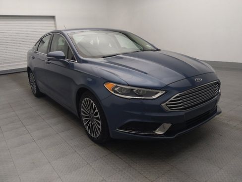 Used 2018 Ford Fusion SE w/ Fusion SE Technology Package FWD image 13