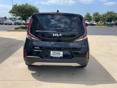 Used 2025 Kia Soul LX FWD image 6
