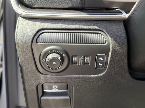 Used 2024 Jeep Wagoneer L Series II w/ Flexible Seating Group image 24