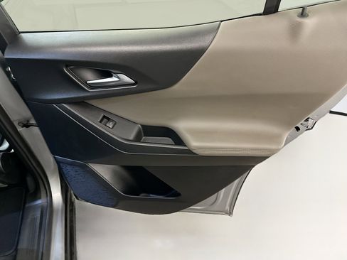 Used 2025 Chevrolet Equinox LT w/ Convenience Package II image 31