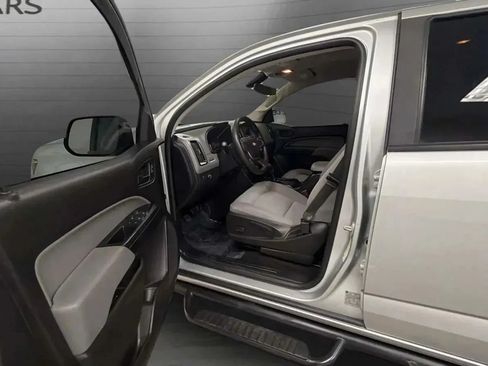 Used 2017 Chevrolet Colorado W/T w/ WT Convenience Package RWD image 24