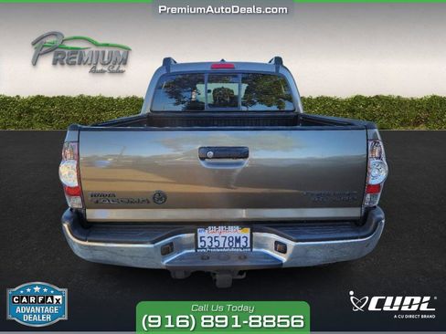 Used 2014 Toyota Tacoma PreRunner image 4