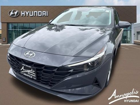 Certified 2023 Hyundai Elantra SE w/ Cargo Package FWD image 1